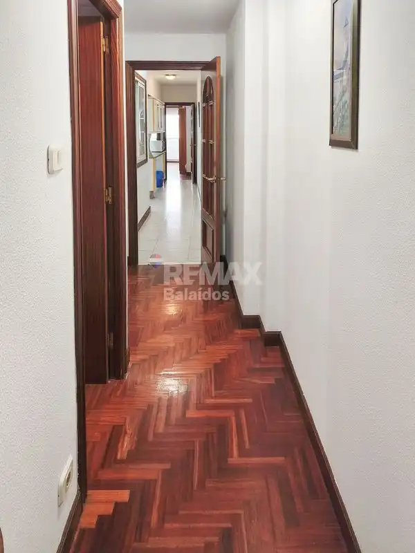Piso en venta en Vigo  con Calefacción, Parquet y Trastero