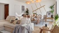 Sala d'estar de Apartament de lloguer en  Madrid Capital amb Aire condicionat, Calefacció i Moblat