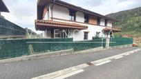 Vista exterior de Casa o xalet en venda en Ataun amb Calefacció, Jardí privat i Balcó