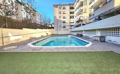 Swimming pool of Flat for sale in El Masnou  with Air Conditioner, Heating and Private garden