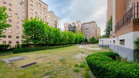 Foto 3 de Piso en venta en Sangenjo, La Paz, Madrid Capital