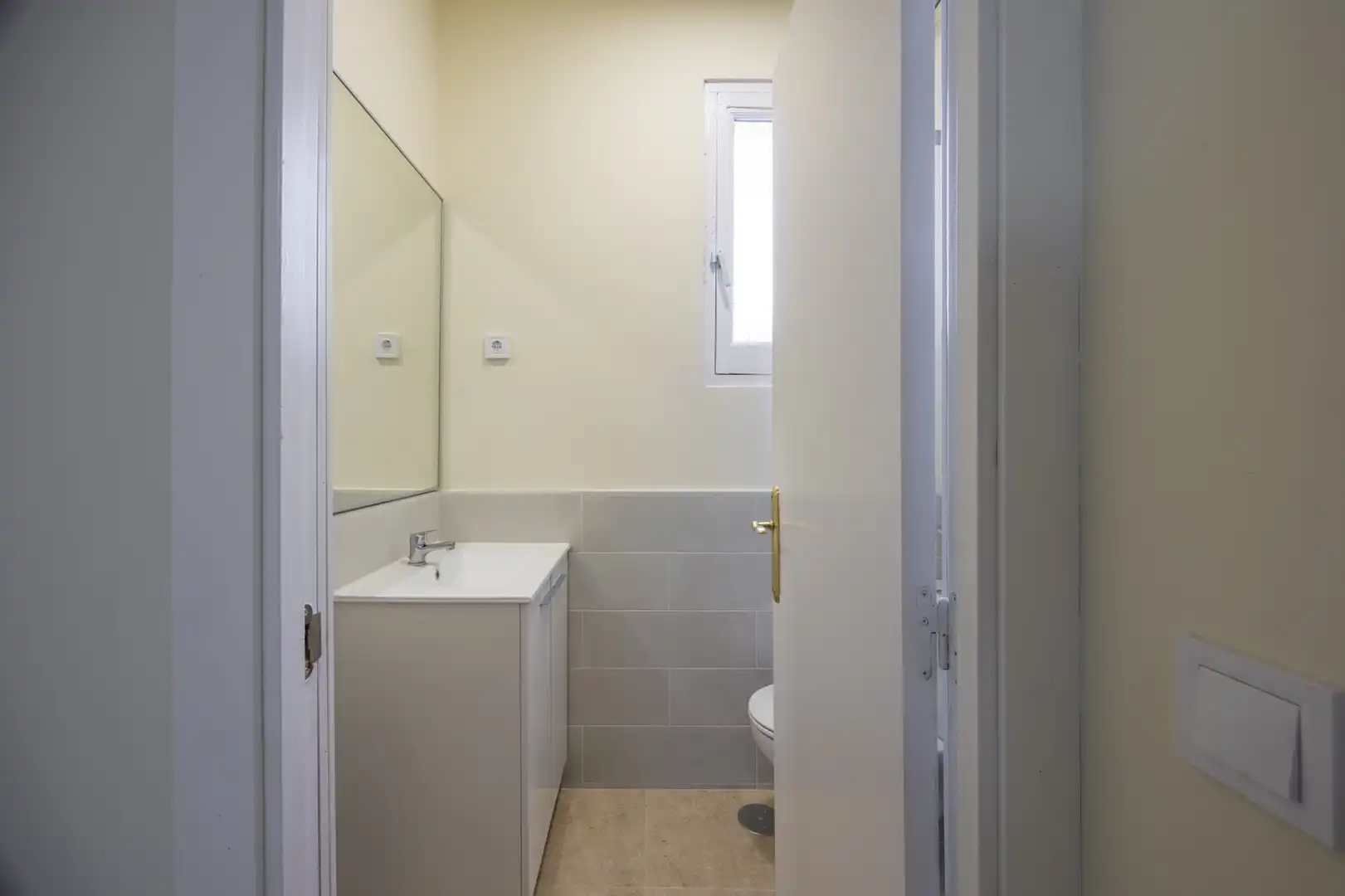 Bathroom of Flat for sale in Arganzuela