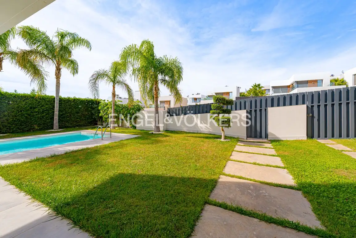 Maison avec piscine à vendre à Golf Bahía, imagen 2