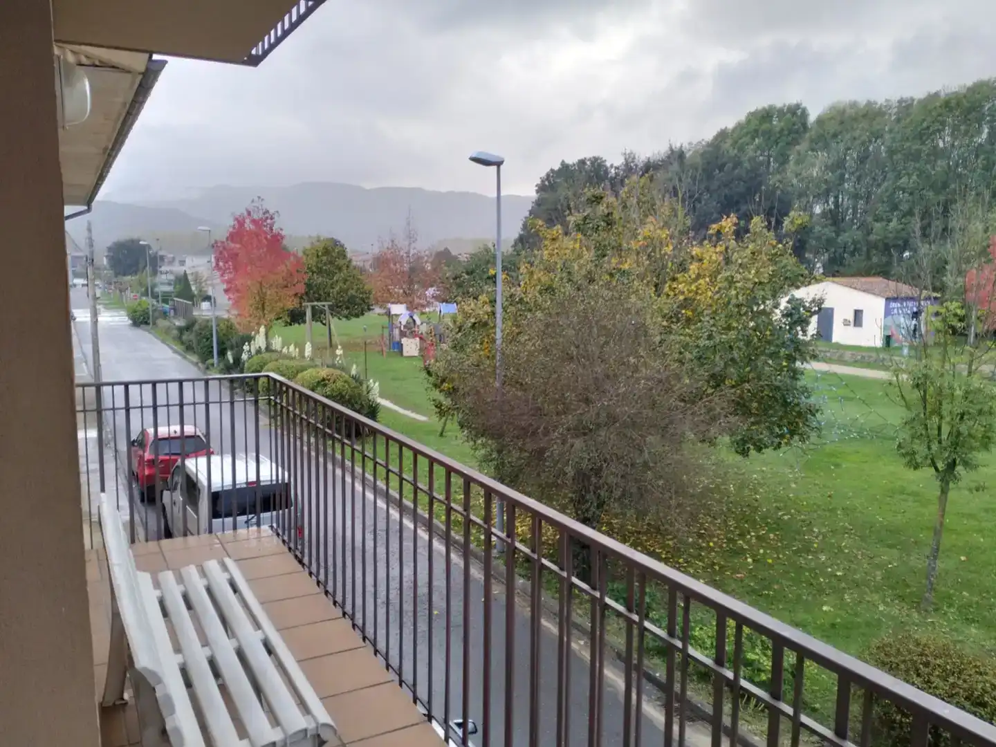 Terrasse von Wohnung zur Miete in La Vall d'en Bas mit Privatgarten, Abstellraum und Möbliert