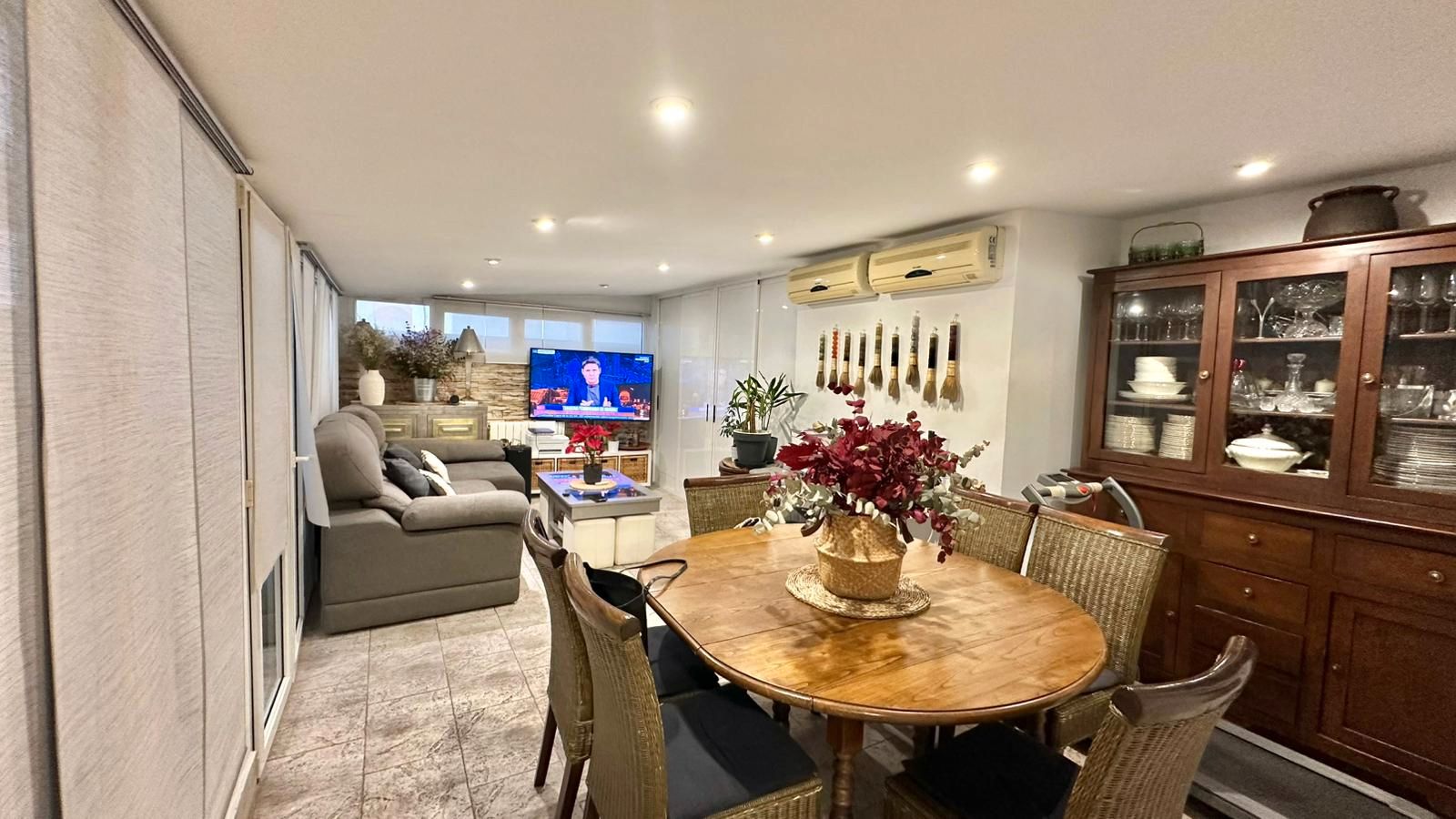 Living room of Flat for sale in  Madrid Capital  with Air Conditioner, Heating and Private garden