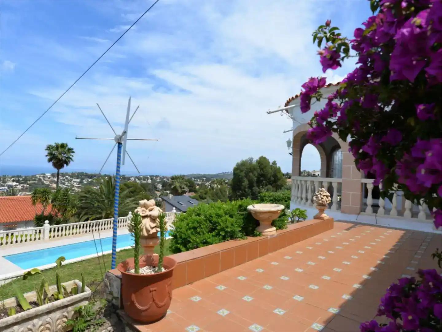 Außenansicht von Wohnung zur Miete in Dénia mit Klimaanlage, Privatgarten und Schwimmbad