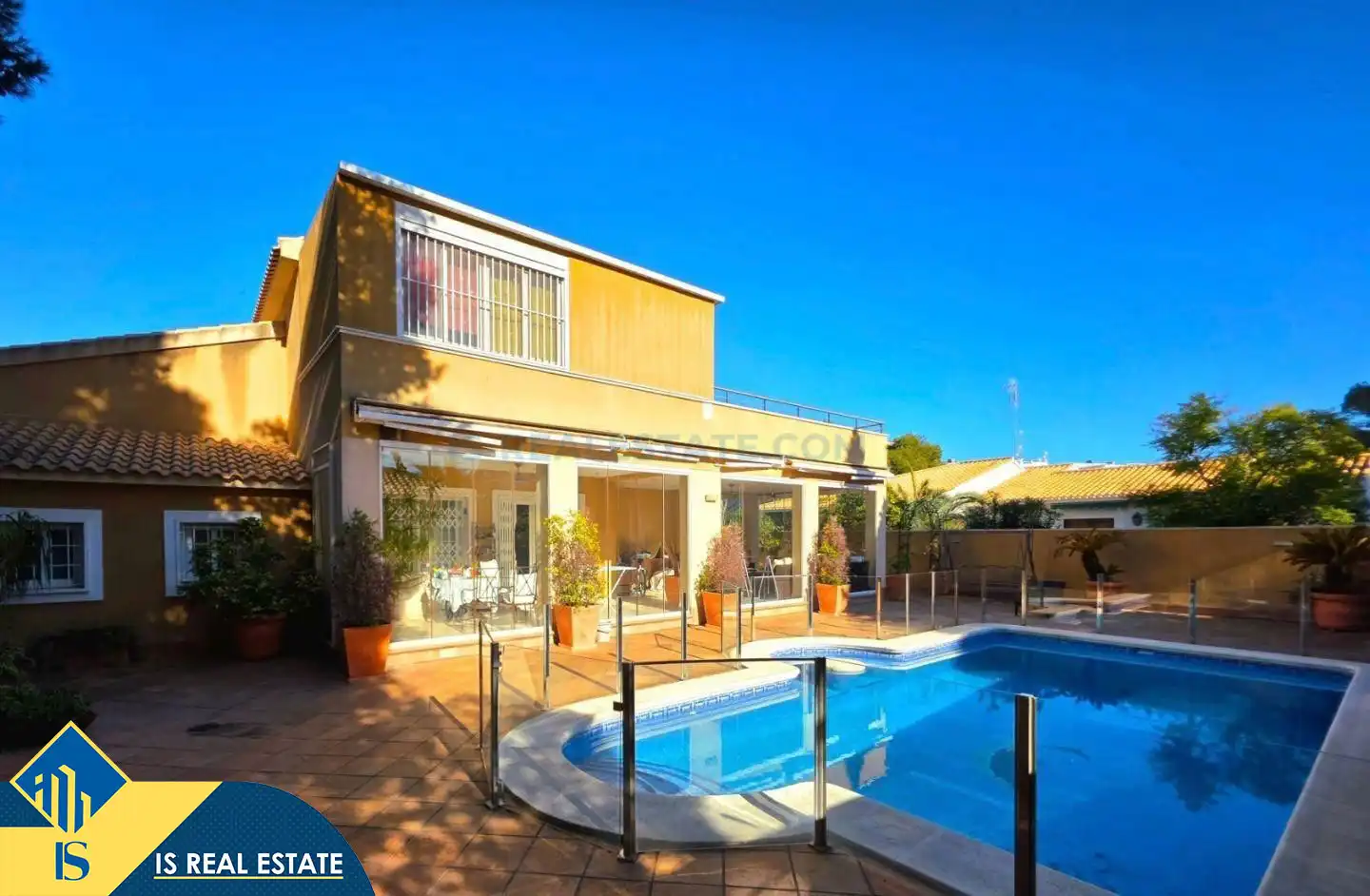 Casa con piscina en venta en Orihuela Costa