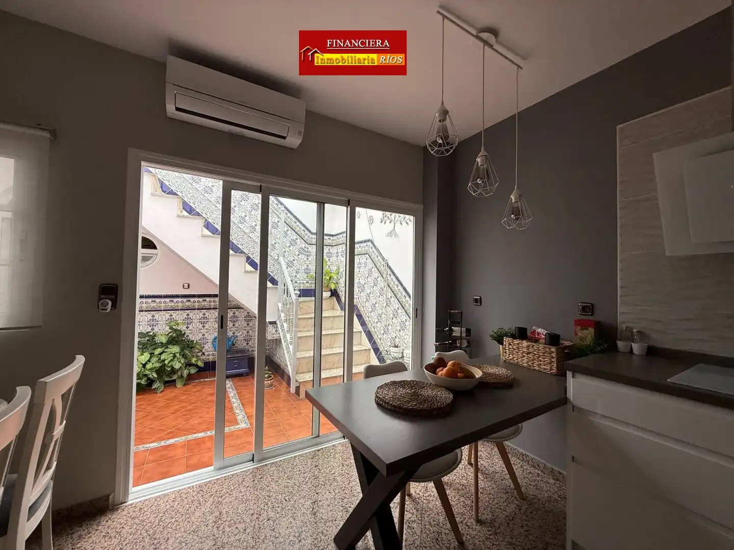 Terrassa de Casa o xalet en venda en Alcalá de Guadaira amb Aire condicionat