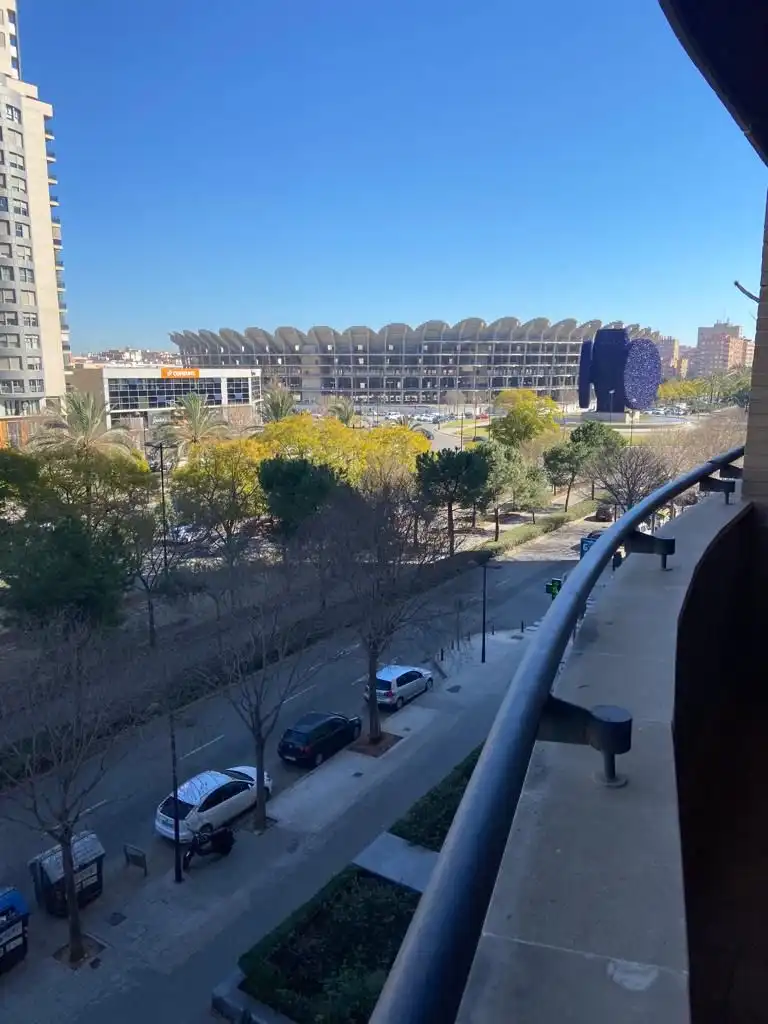 Außenansicht von Wohnung zum Verkauf in Valencia mit Klimaanlage, Heizung und Balkon