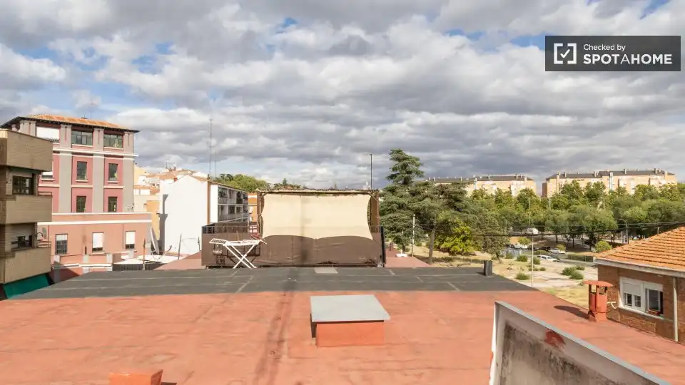 Terrassa de Pis de lloguer en Madrid amb Aire condicionat, Calefacció i Moblat