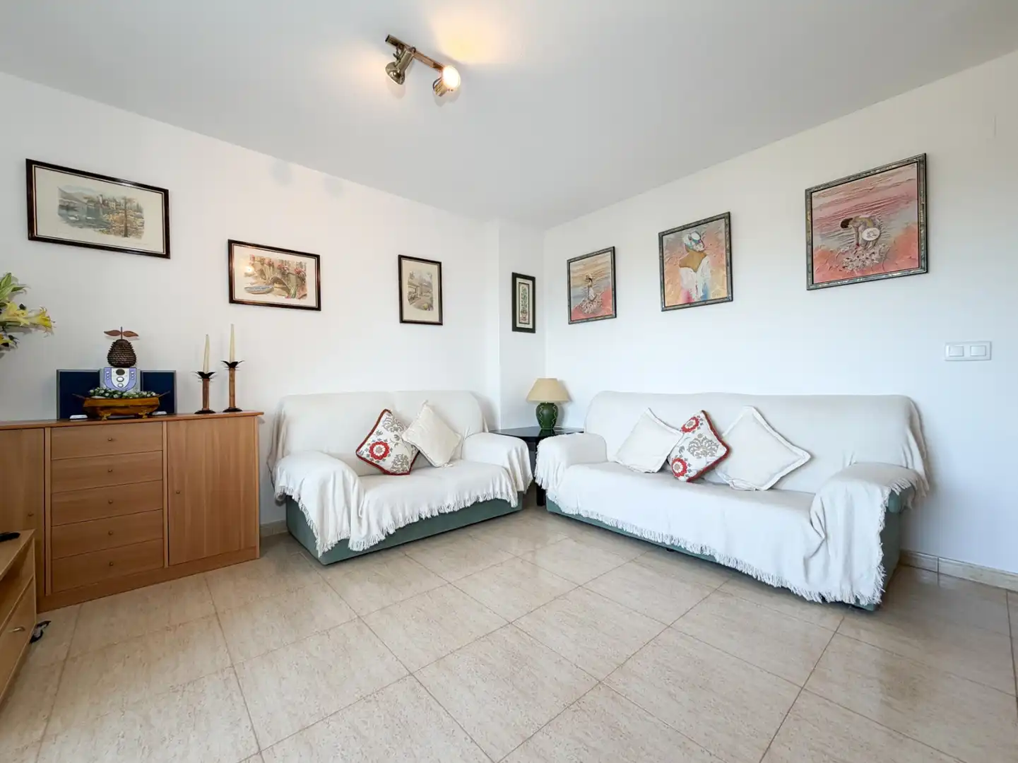 Sala d'estar de Apartament en venda en El Campello amb Aire condicionat, Jardí privat i Traster