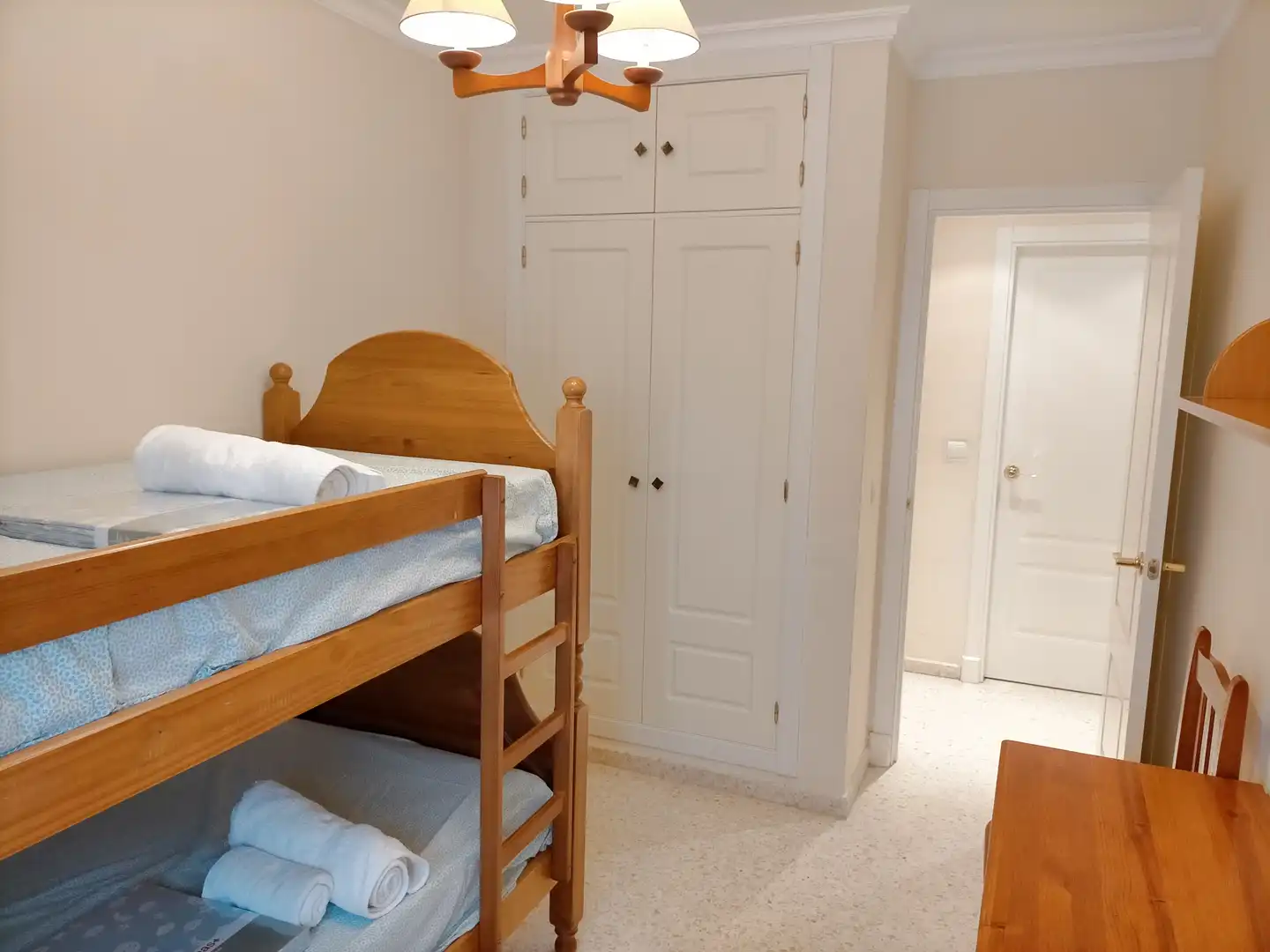 Flat for rent in Calle Rosa de los Vientos, El Pino - Bajo de Guía