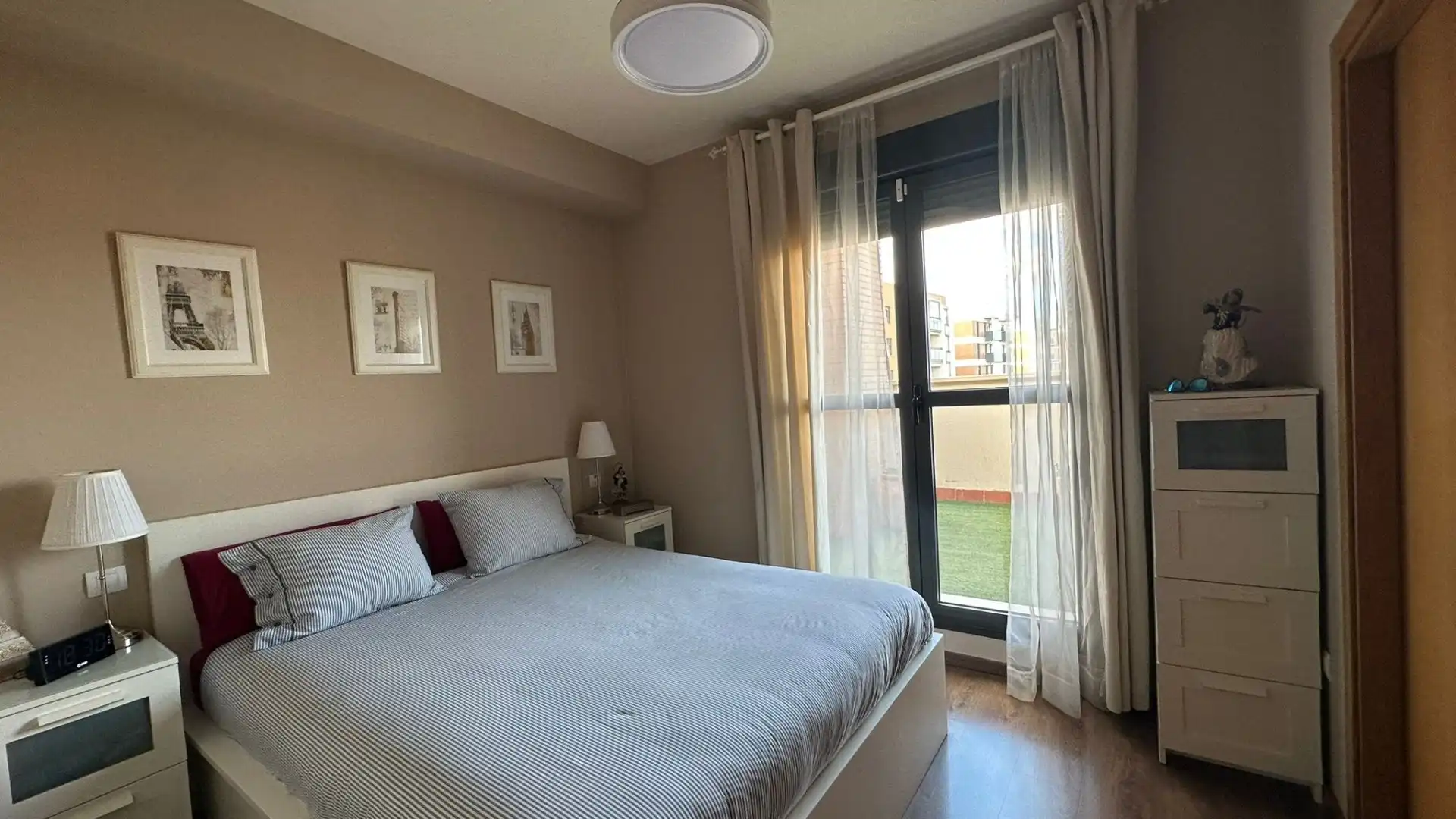 Schlafzimmer von Dachboden zum Verkauf in Mairena del Aljarafe mit Klimaanlage, Heizung und Terrasse