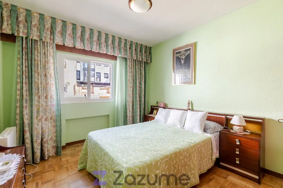 Bedroom of Flat for rent in Madrid  with Heating, Parquet flooring and Terrace