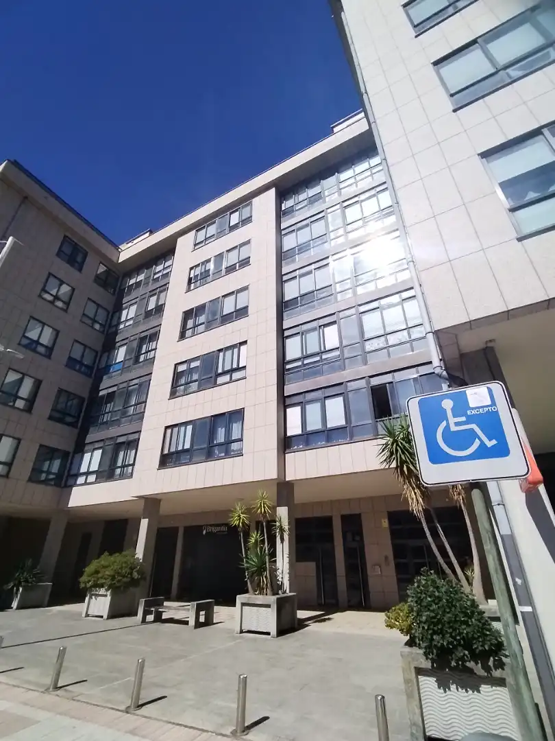 Aparcament amb ascensor en venda a Rúa Mendaña de Neyra 18, imagen 5