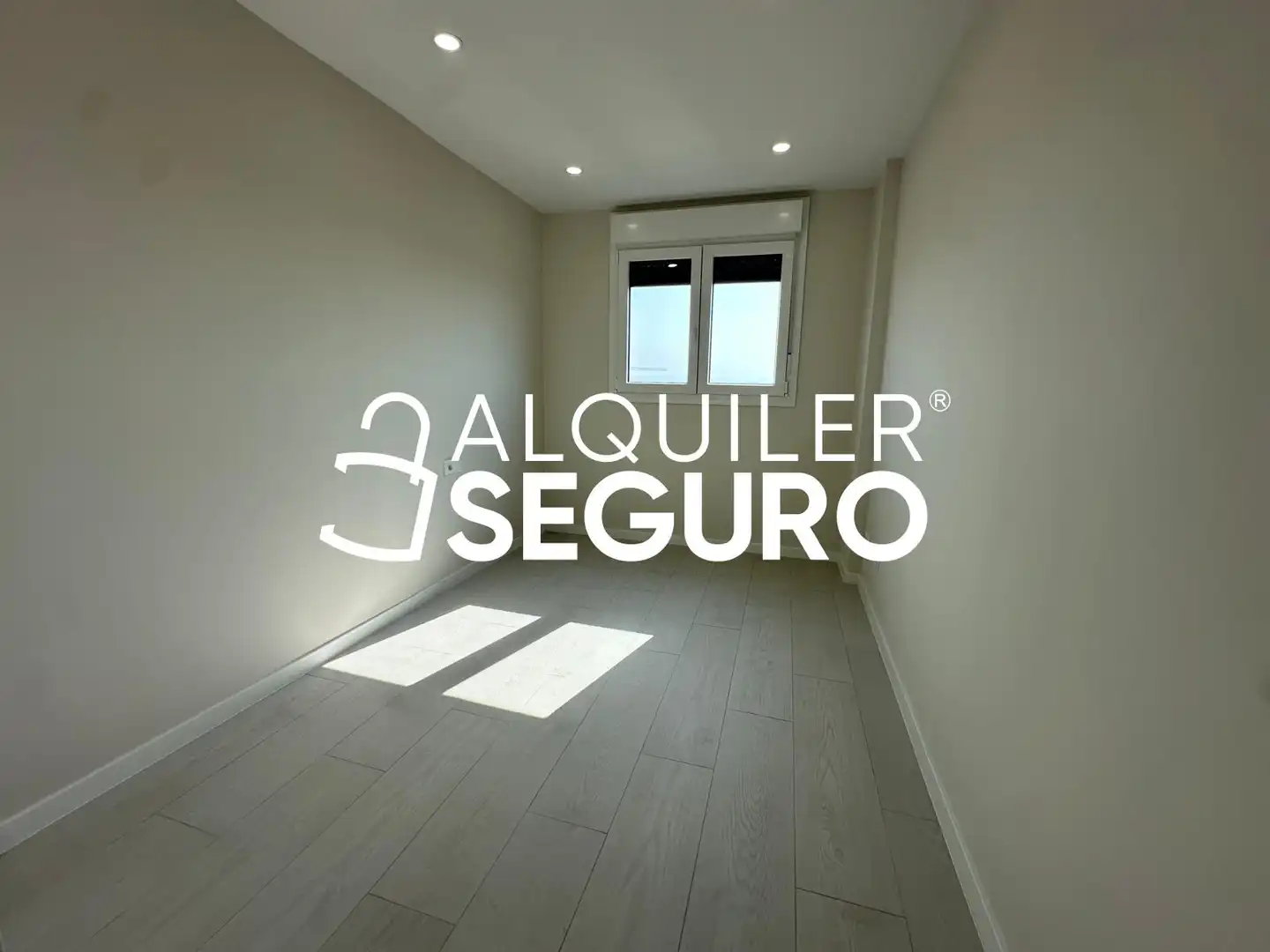 Habitación de Piso de alquiler en Valencia con Aire acondicionado, Terraza y Trastero