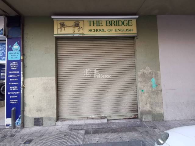 Local comercial en Alquiler en Calle Riu Francoli en Cappont