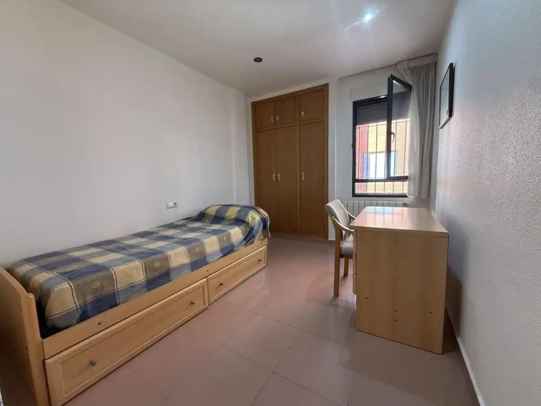 Habitación de Casa adosada en venta en Murcia con Aire acondicionado, Calefacción y Terraza