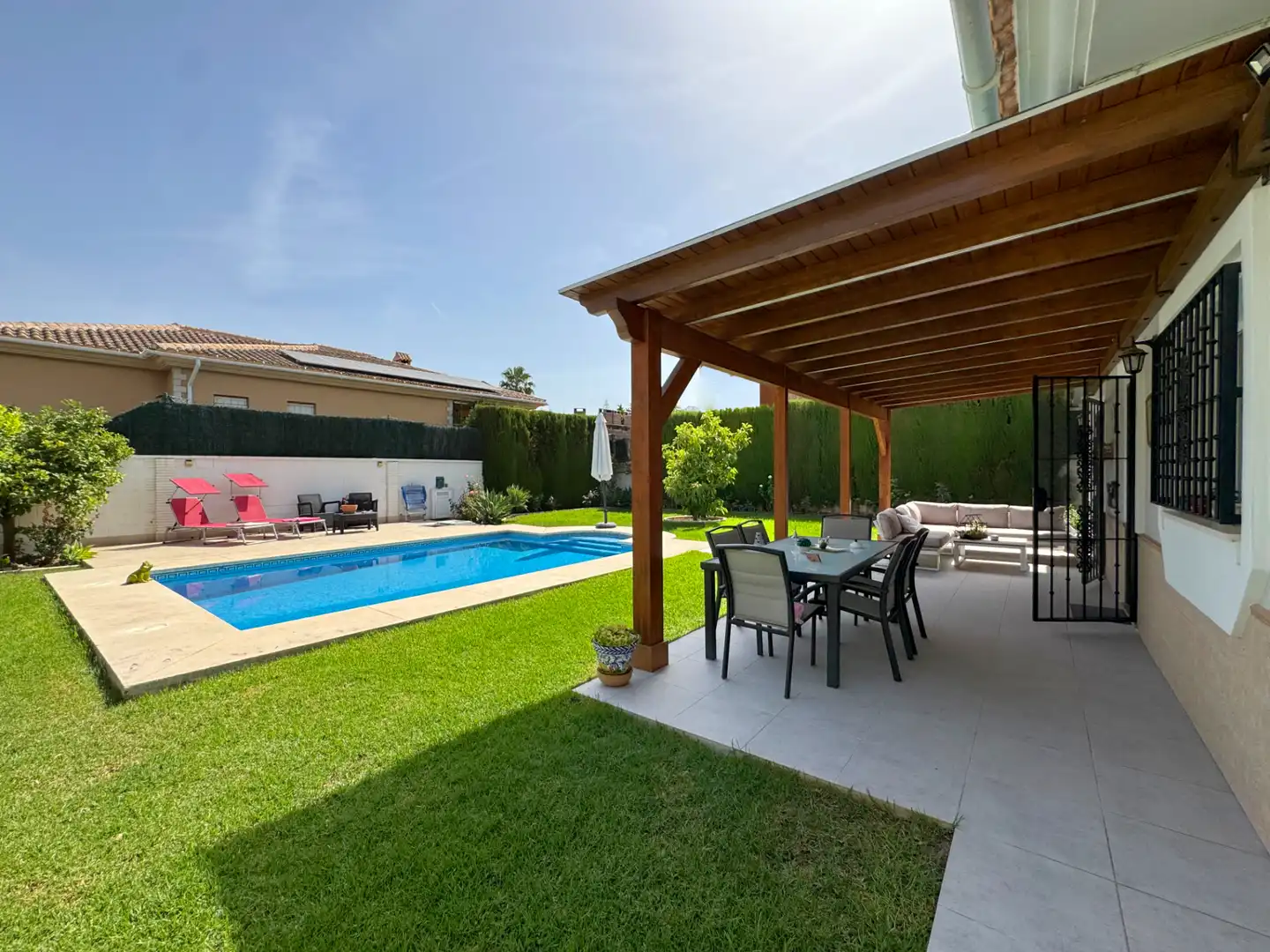 Chalet con piscina en venta en Capellanía - Retamar, imagen 2
