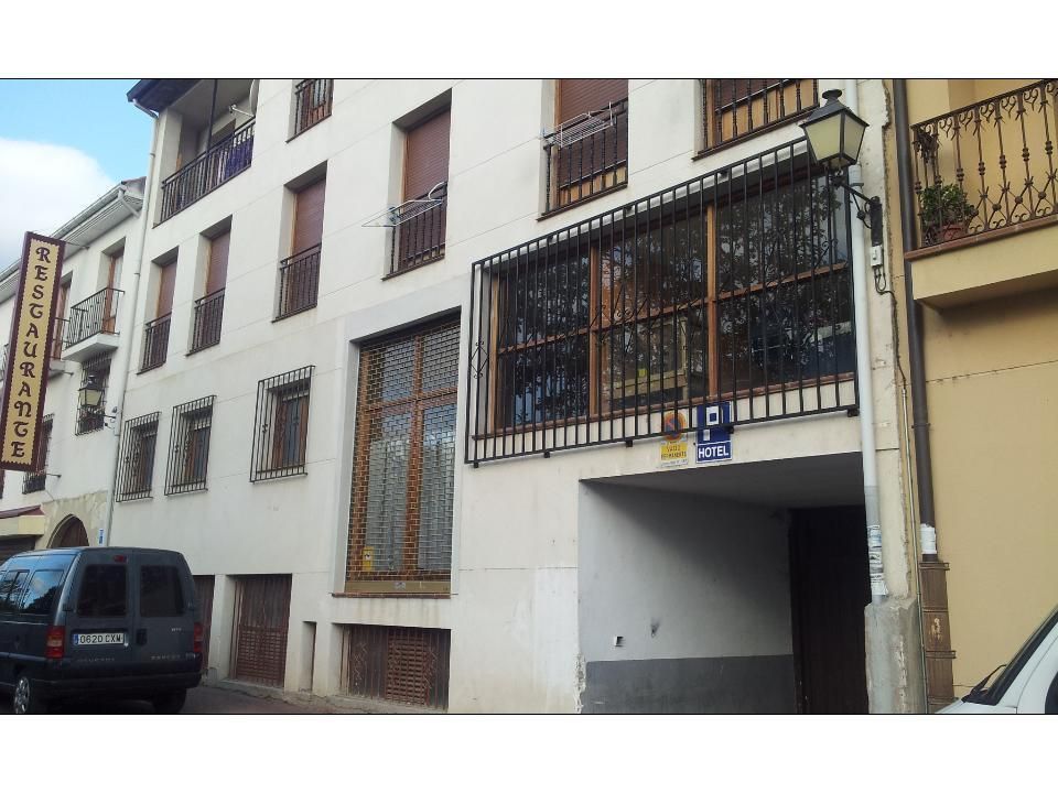 Vista exterior de Garatge en venda en Medina de Pomar
