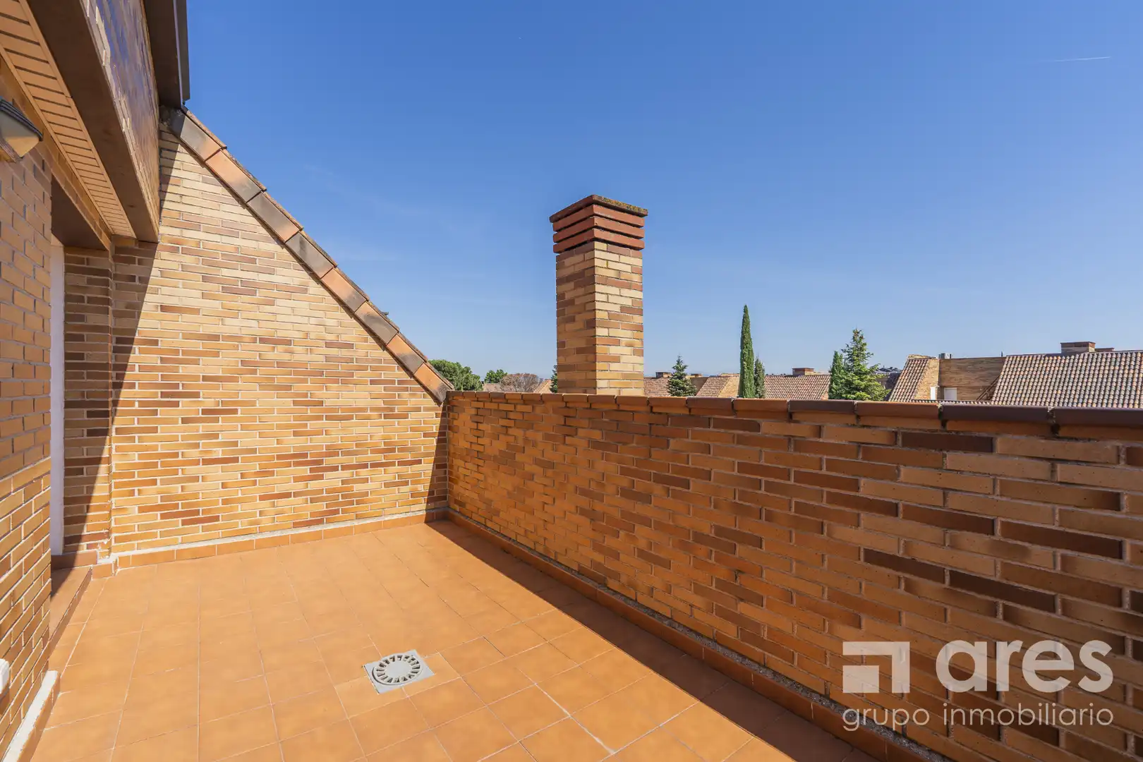 Terrassa de Casa o xalet en venda en Las Rozas de Madrid amb Aire condicionat, Calefacció i Jardí privat