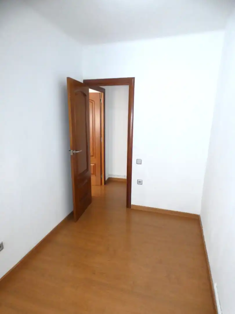 Piso en venta en Terrassa con Calefacción, Parquet y Horno