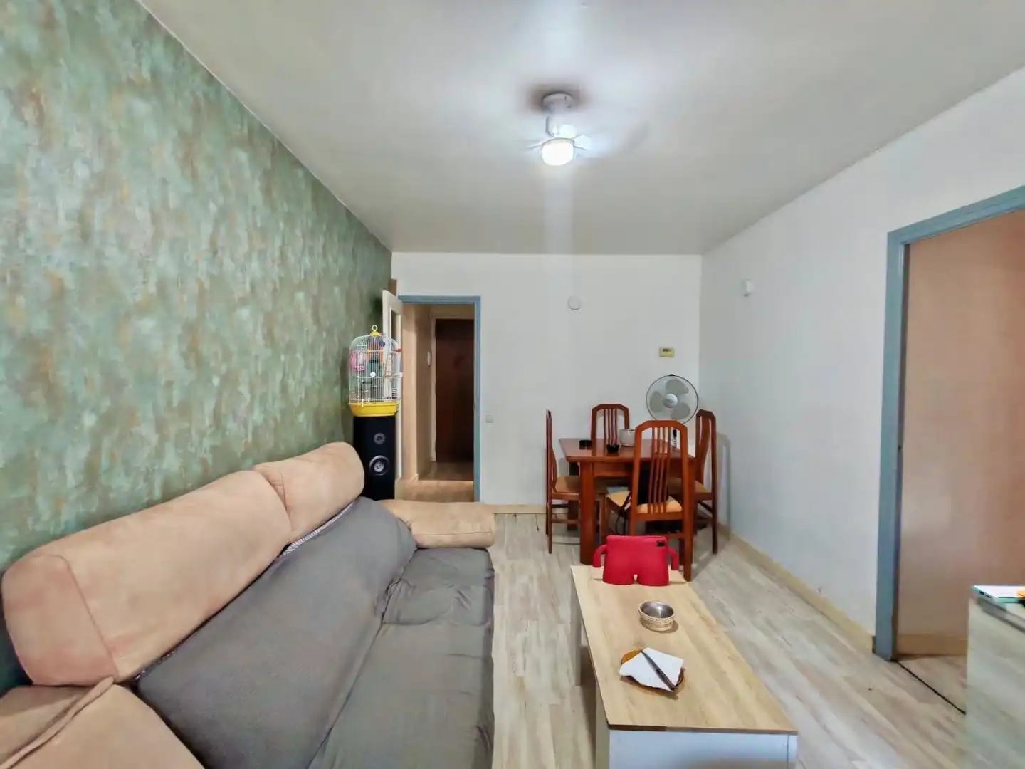 Sala d'estar de Planta baixa en venda en Barcelona amb Calefacció i Moblat