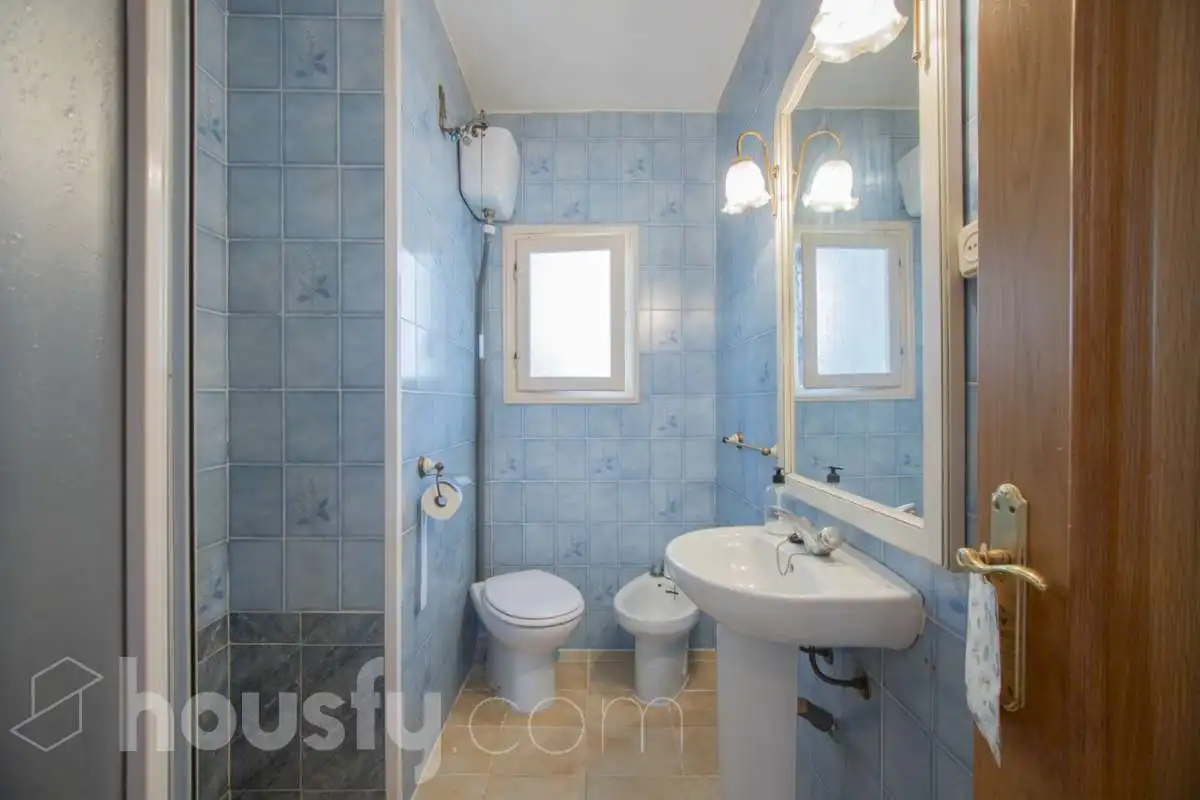 Bathroom of Flat for rent in Benetússer  with Air Conditioner, Furnished and Balcony