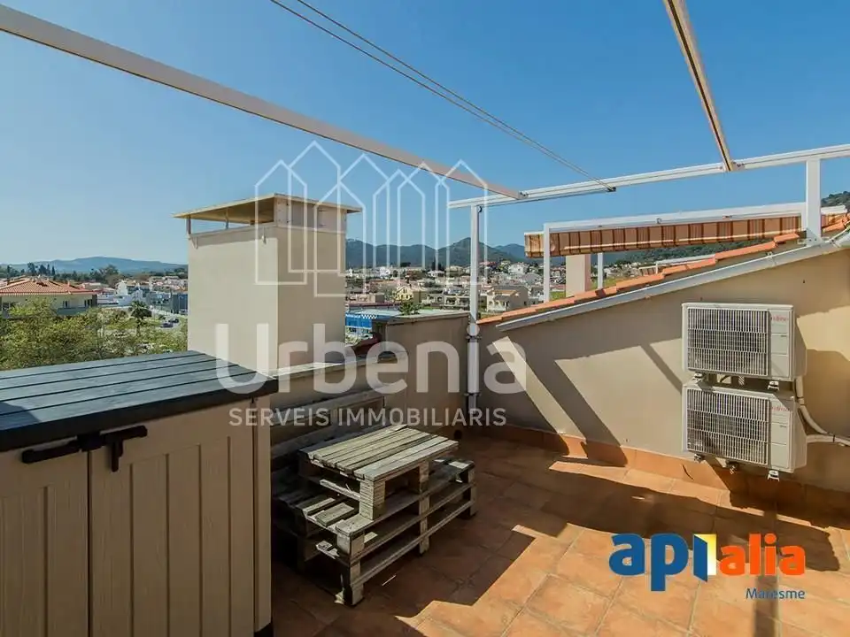 Terraza de Piso en venta en Pineda de Mar con Calefacción y Terraza