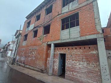 Mixto residencial en venta en EMPEDRADA