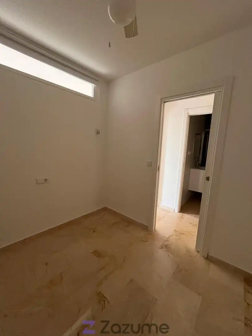 Flat for rent in Granada  with Air Conditioner, Heating and Washing machine