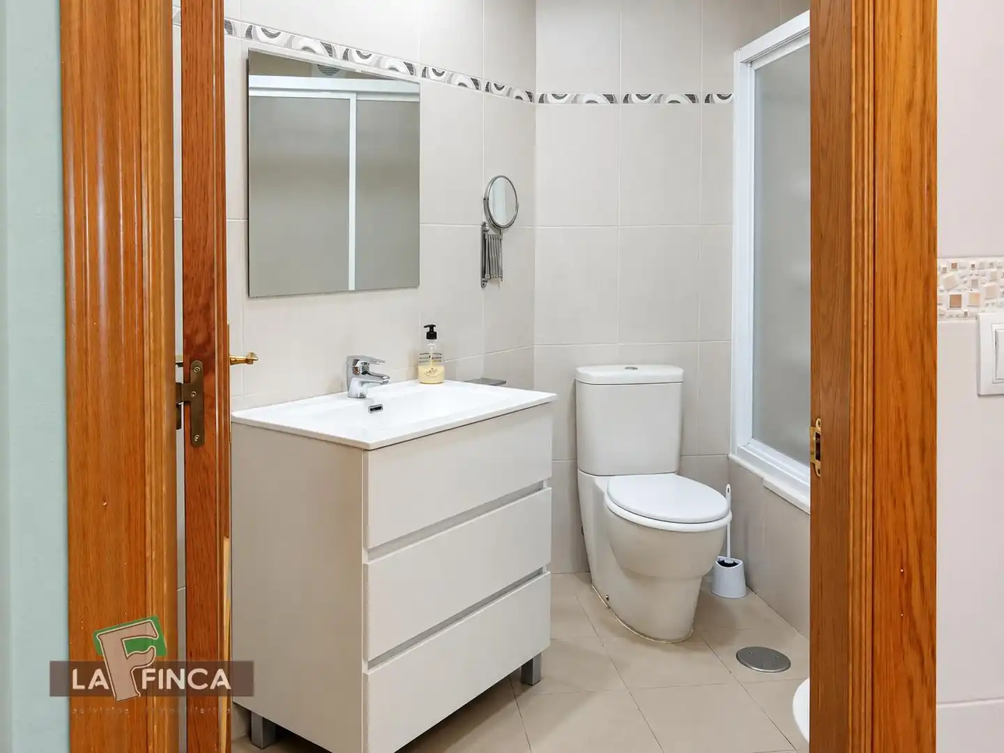 Baño de Estudio de alquiler en HUCA - La Cadellada