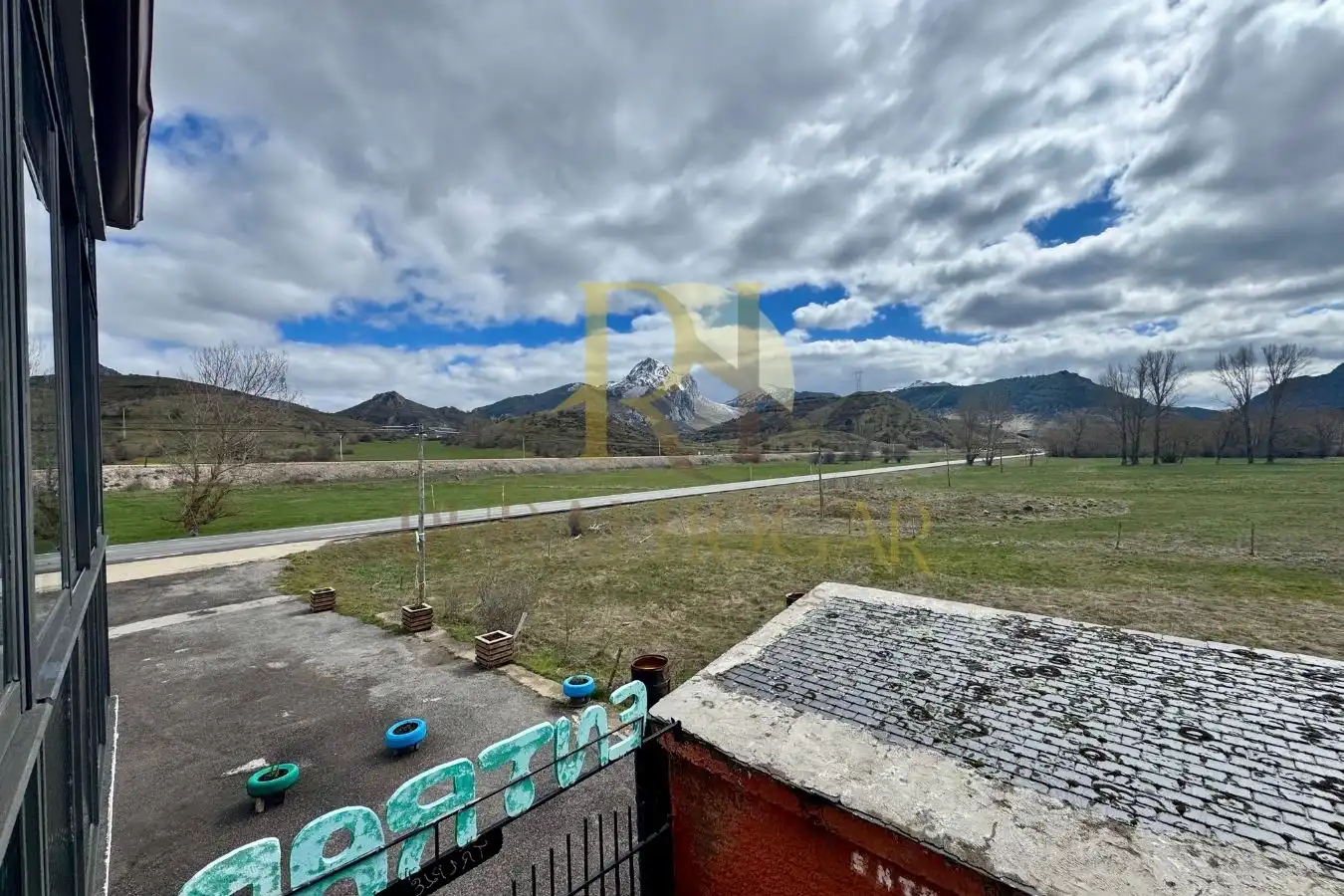 Commercial properties for sale in Villamanín  with Heating, Terrace and Furnished