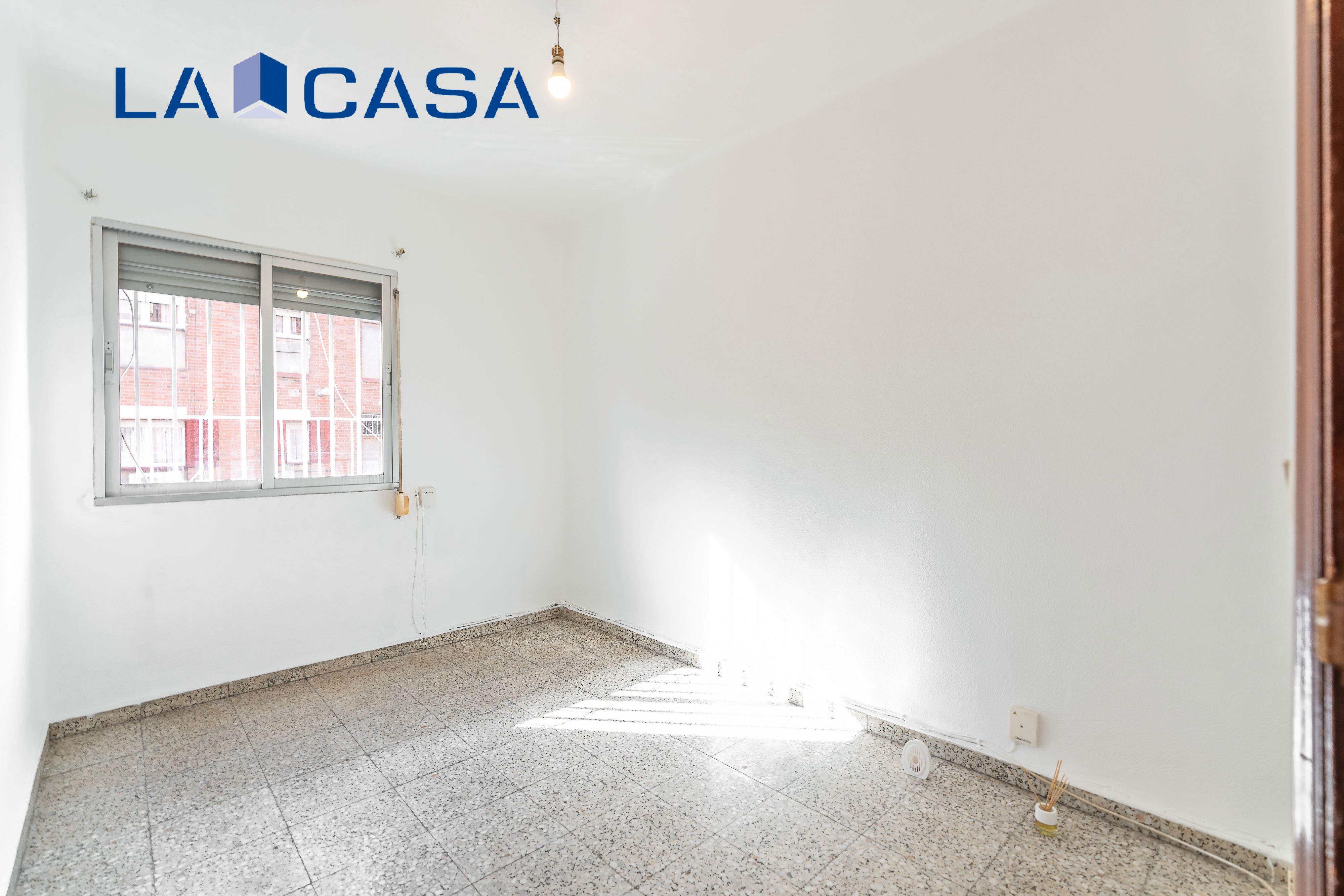 Bedroom of Flat for sale in  Madrid Capital