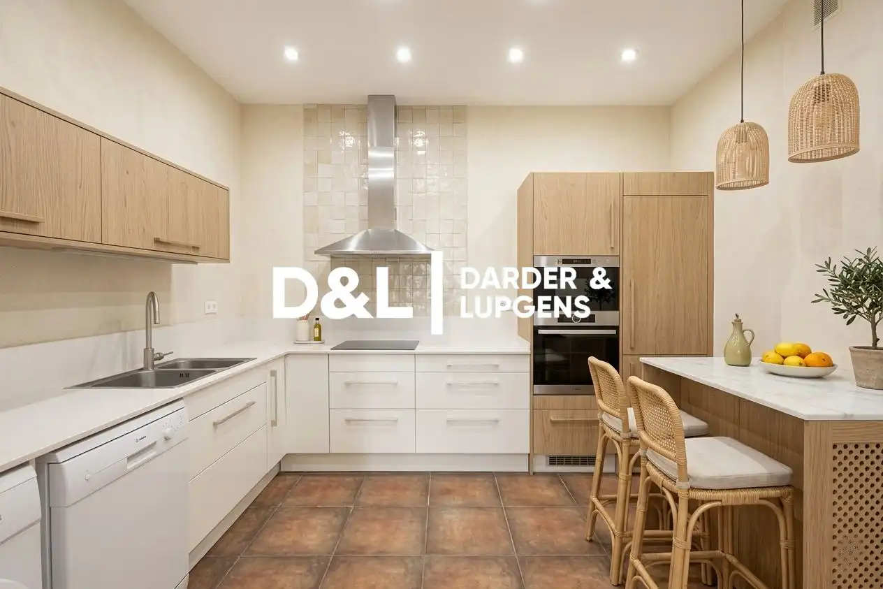 Cocina de Planta baja en venta en Vilanova i la Geltrú con Calefacción y Horno