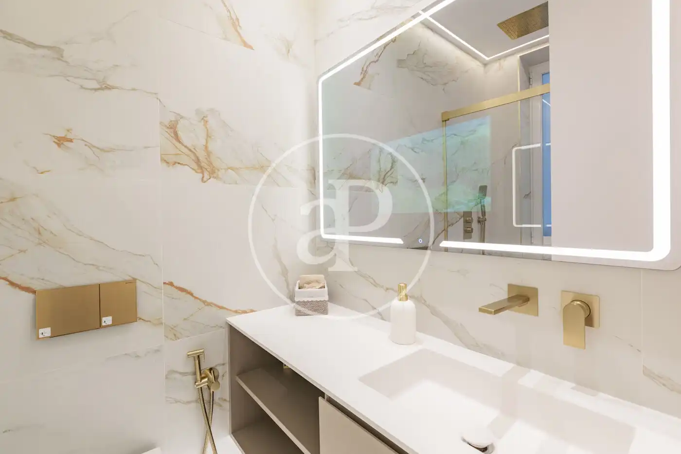 Baño de Piso en venta en Madrid con Aire acondicionado, Calefacción y Amueblado