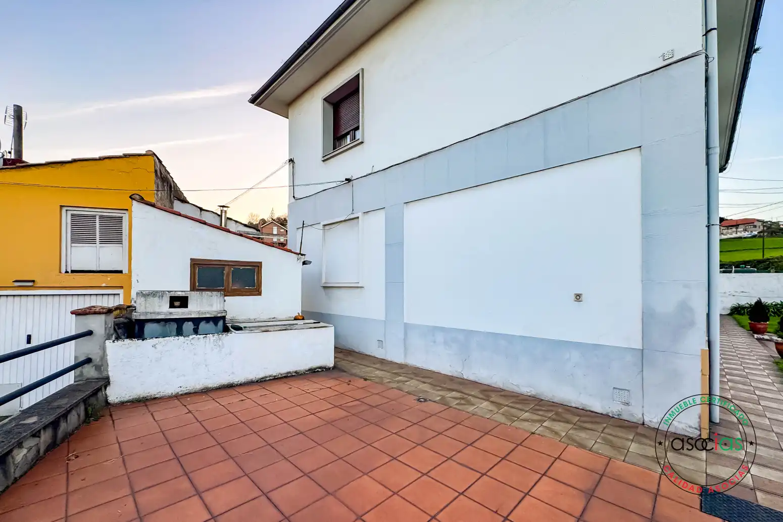 Vista exterior de Piso en venta en Gijón  con Calefacción y Jardín privado