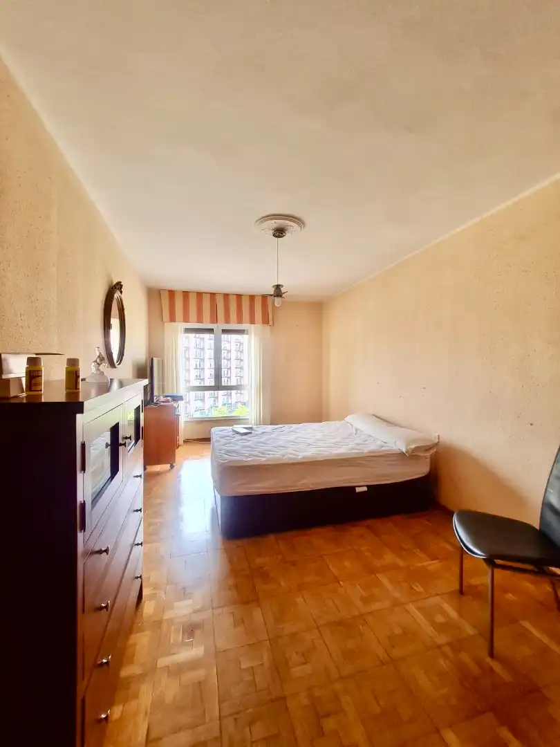 Habitación de Piso en venta en Gijón  con Parquet y Amueblado