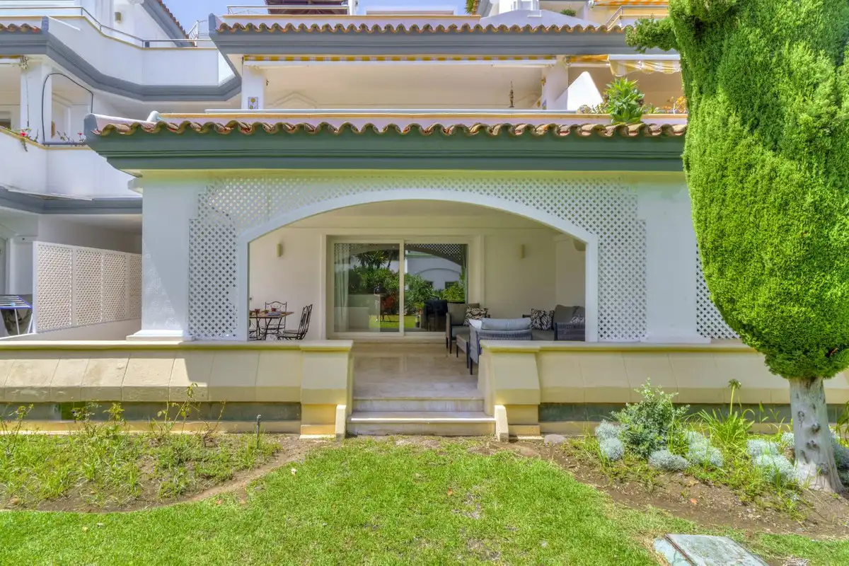 Terraza de Planta baja de alquiler en Estepona con Aire acondicionado, Terraza y Piscina comunitaria
