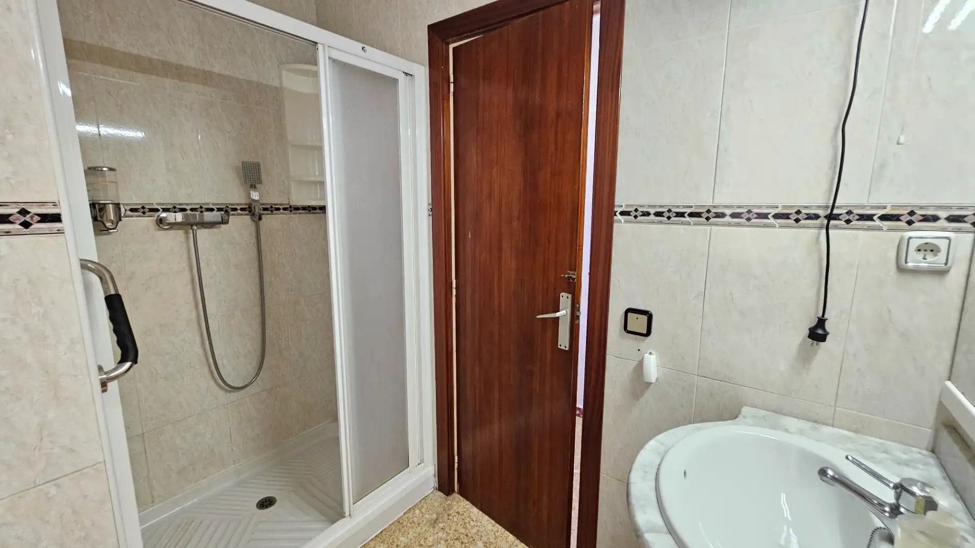 Bathroom of Flat for sale in Tarragona  with Terrace, Oven and Balcony