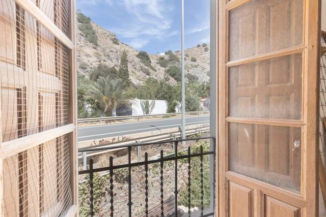 Casa adosada en Venta en Calle La Mamola, 1 en La Mamola