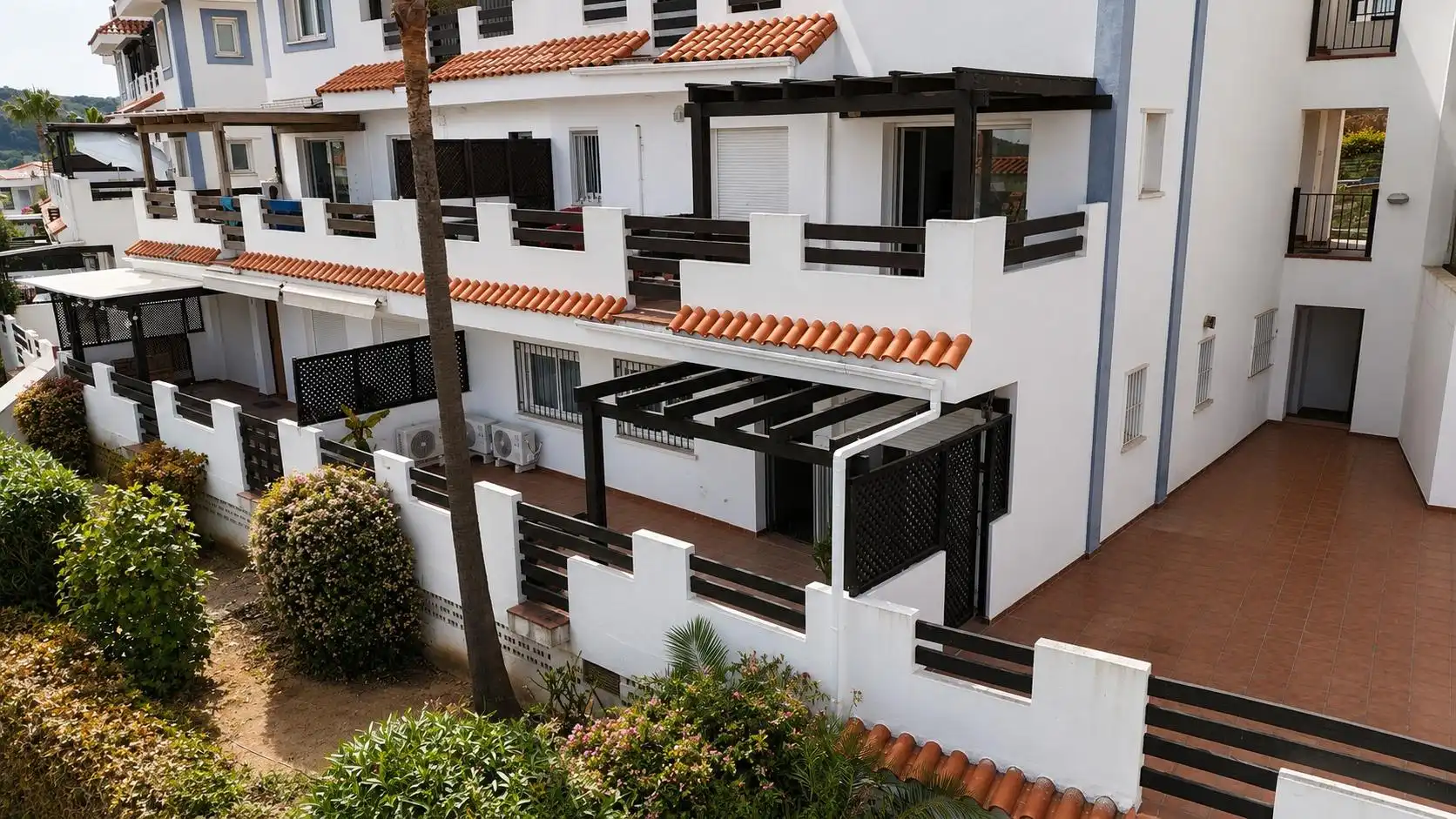 Vista exterior de Apartamento en venta en Manilva con Aire acondicionado, Amueblado y Piscina comunitaria