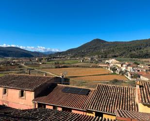 Exterior view of Single-family semi-detached for sale in Montagut i Oix  with Terrace and Balcony