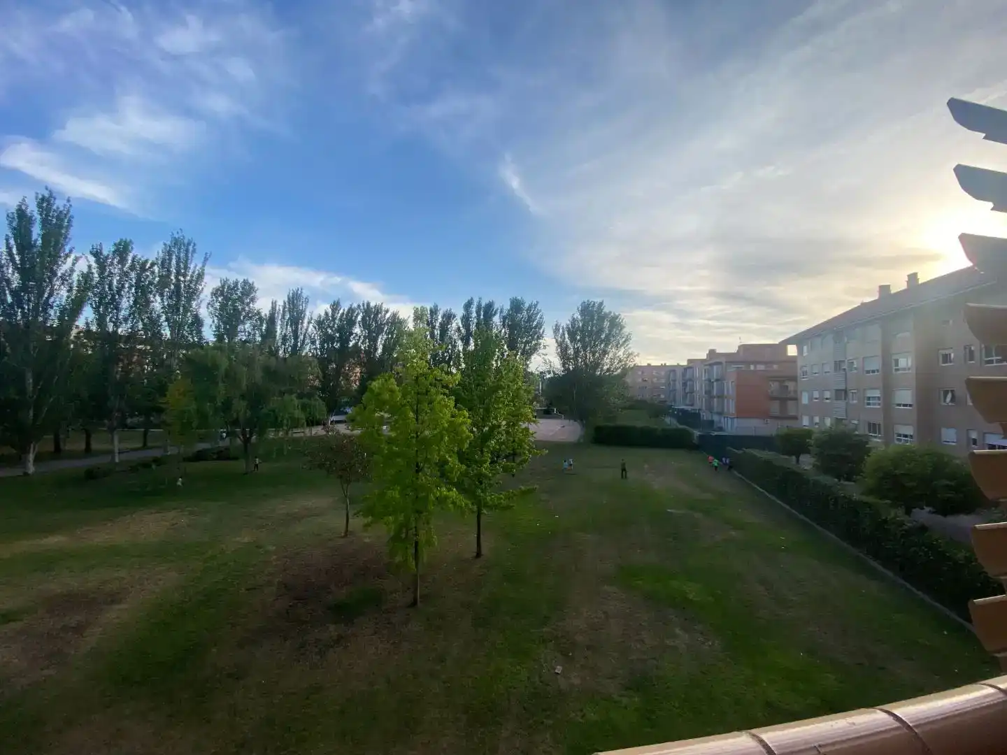 Pis per a compartir en  Logroño amb Jardí privat, Piscina i Moblat