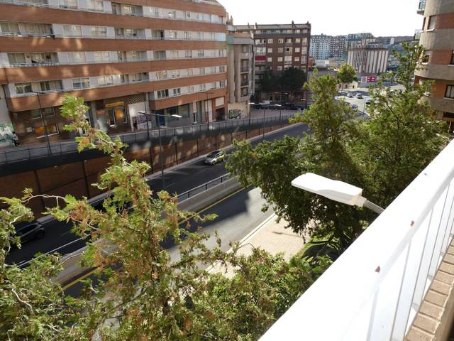Piso en Alquiler en Avenida del Cardenal Cisneros, 64 en La Pantoja