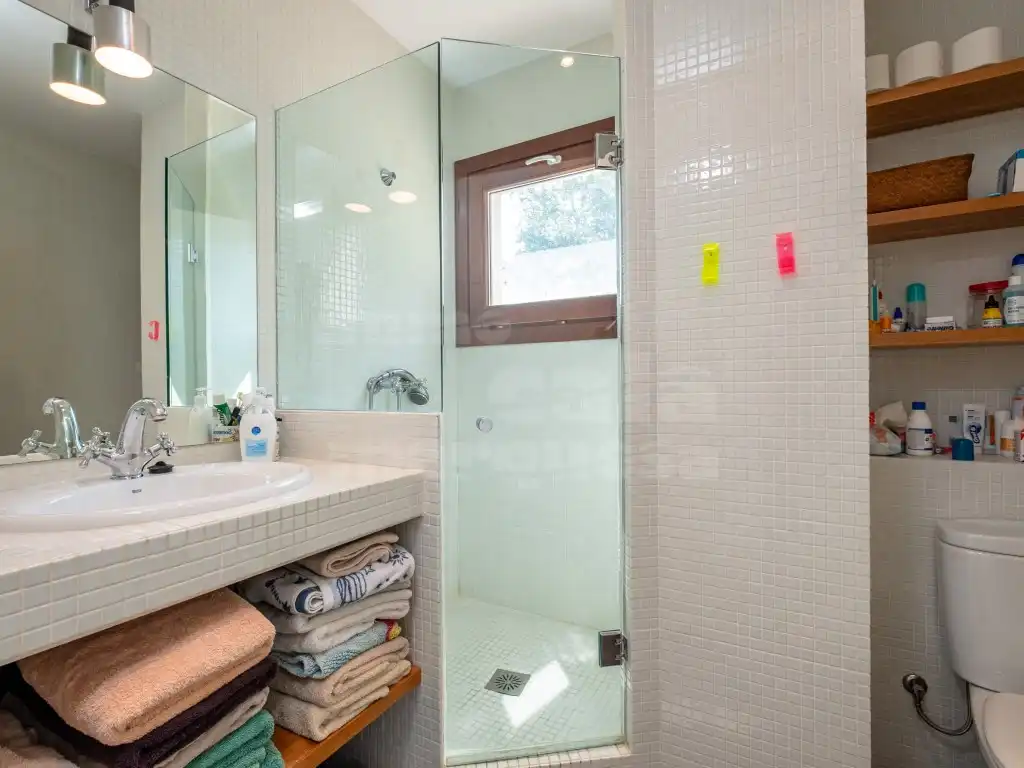 Bathroom of Houses for sale in Palafrugell