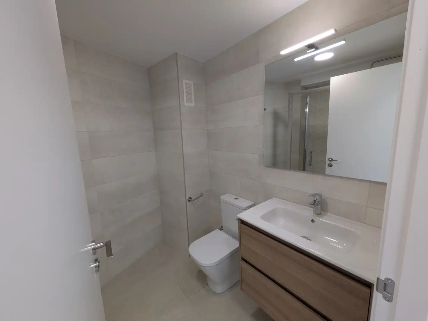 Baño de Ático en venta en Castellón de la Plana / Castelló de la Plana con Aire acondicionado y Terraza