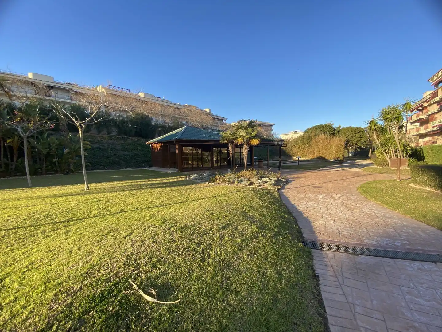 Vista exterior de Apartament en venda en La Ràpita amb Aire condicionat, Jardí privat i Terrassa