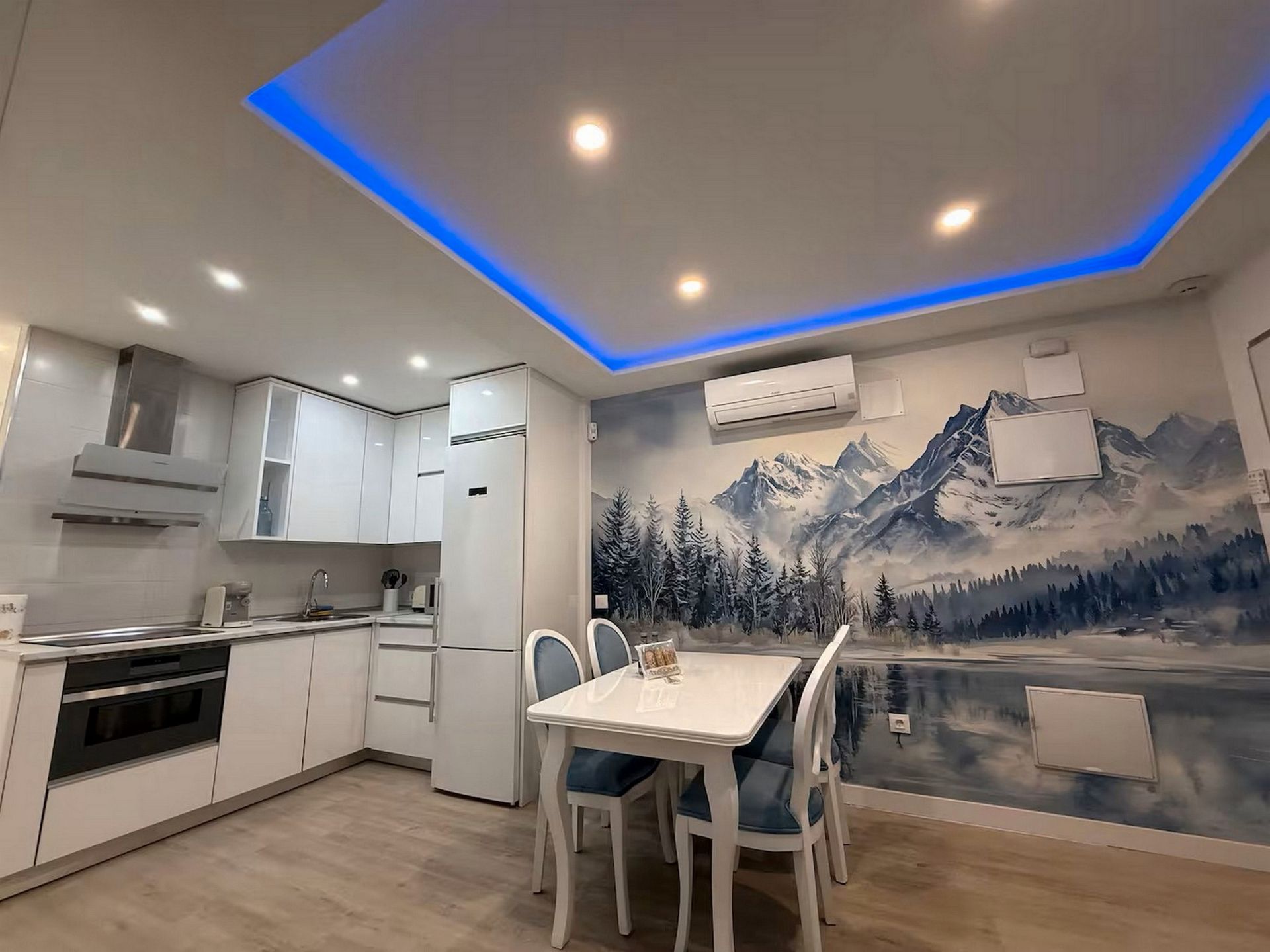 Kitchen of Flat to rent in  Madrid Capital  with Air Conditioner, Heating and Furnished