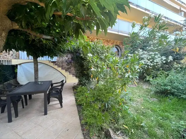 Terraza de Apartamento de alquiler en Castell d'Aro, Platja d'Aro i s'Agaró con Aire acondicionado, Jardín privado y Terraza